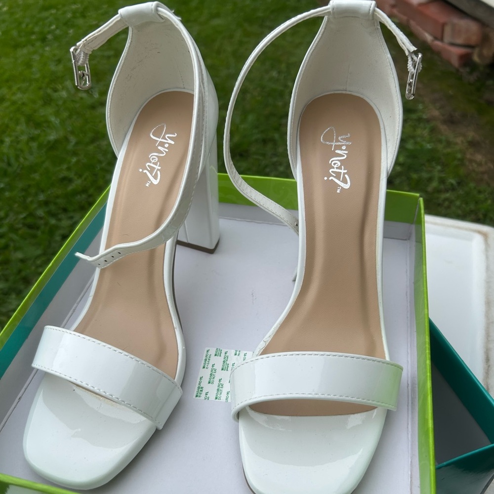 Elegant White Satin Heels with Pointed Toe